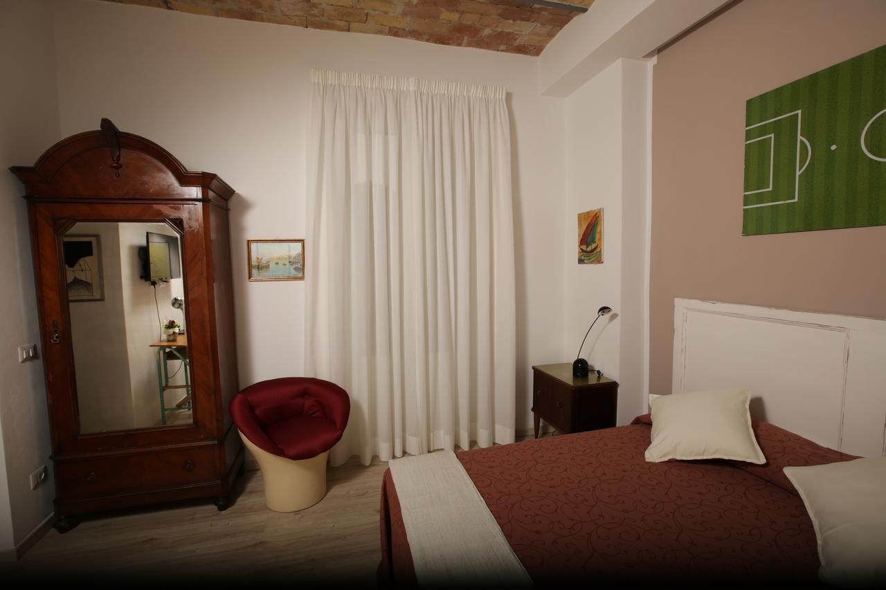 B&B Laurus Colosseo Roma Exterior foto